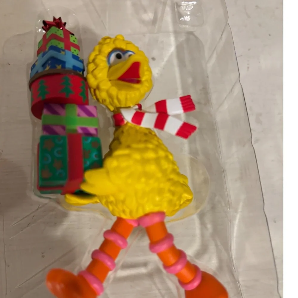 Carlton Cards Big Bird's Busy‎ Day Sesame Street Christmas Ornament 2000 Yellow